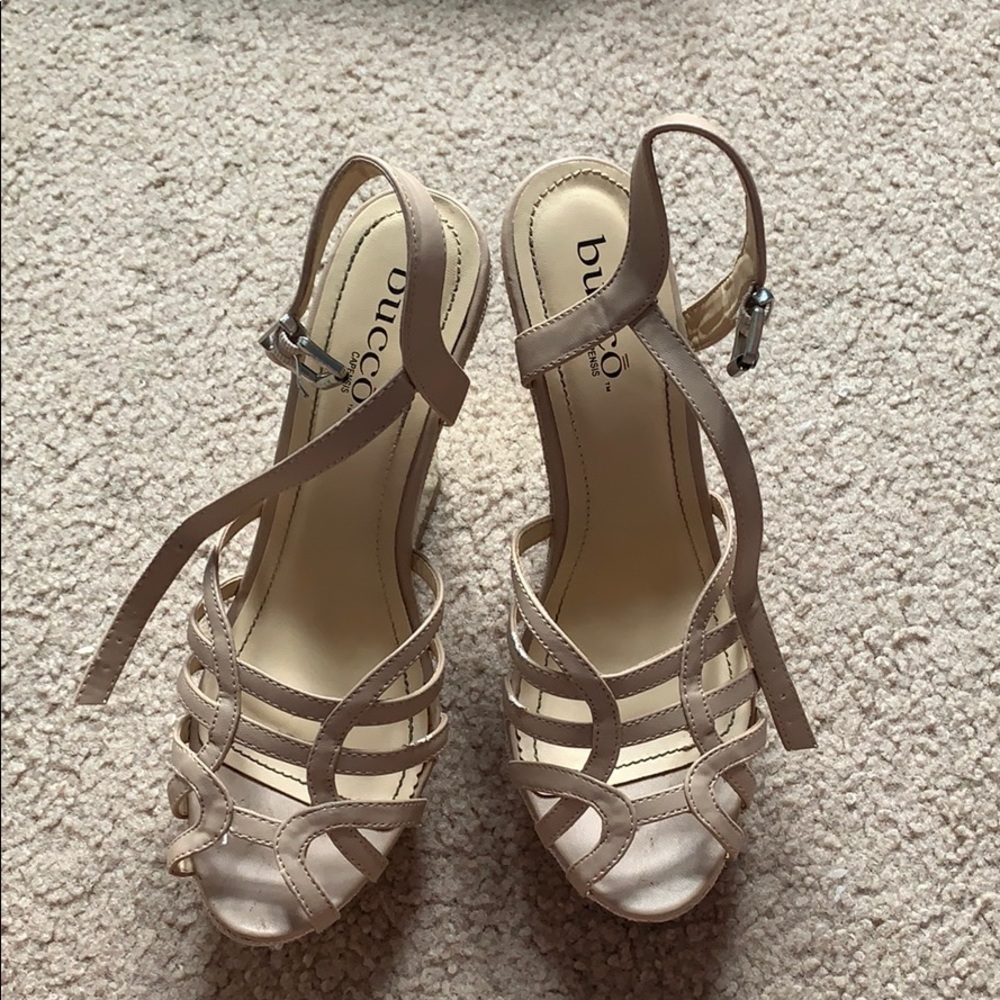 tan heels